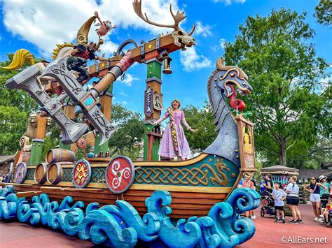 Disney Announces NEW Magic Kingdom Fireworks and Parade Changes for ...