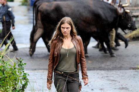 REVOLUTION: Mid-Season 1 TV Show Trailer: Tracy Spiridakos, Billy Burke ...