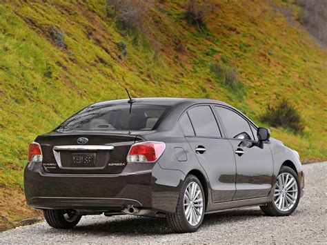 Fotos de Subaru Impreza Sedan 2011