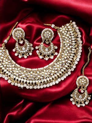 Buy OOMPH Gold Jadau Kundan Ethnic Choker Necklace Set Online
