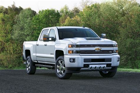 L5P Duramax Diesel Is Go In 2017 Chevrolet Silverado HD and 2017 GMC Sierra HD - autoevolution