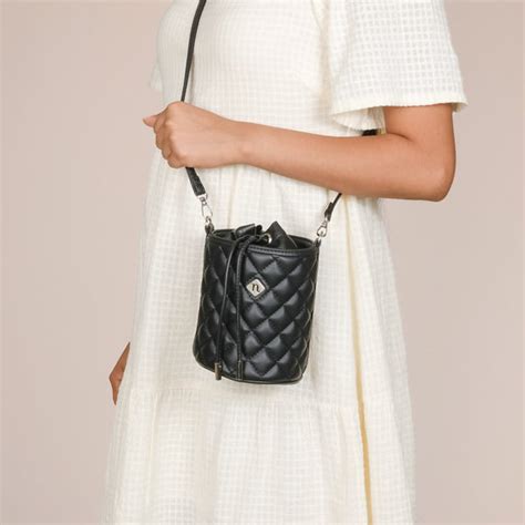 Quilted Bucket Bag Black Online - Premium Sling Bag | Nestasia