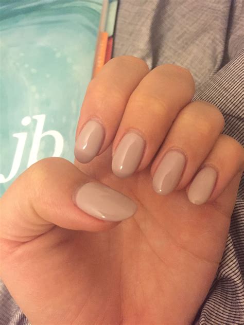 how to shape acrylic nails round