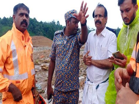 Union Minister George Kurien assesses rescue operations after Wayanad ...