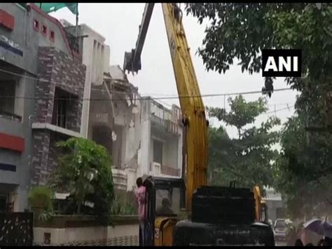 Houses of drug peddlers demolished by IMC in Indore as part of anti ...
