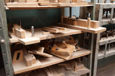 木板在木工厂烘干椰子木高清图片下载-正版图片506675734-摄图网