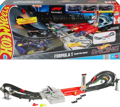 Amazon.com: Hot Wheels Formula 1 Grand Prix Circuit Ride On Toy F1 Playset with 3 Mini Cars Ages ...