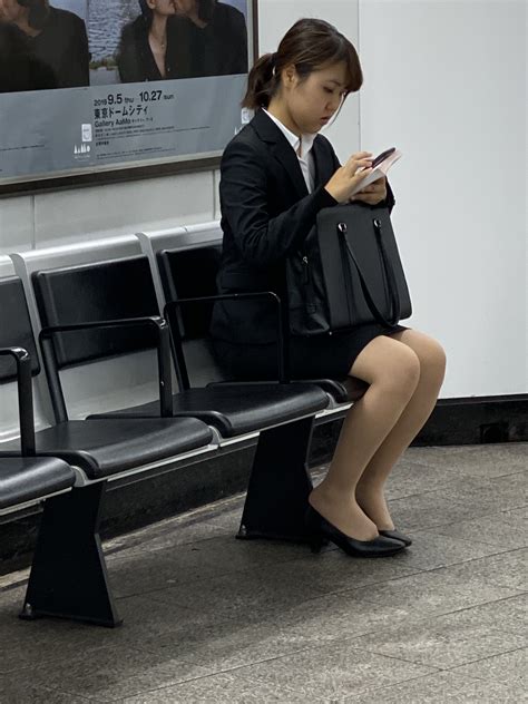 Office Ladies, Skirt Suit, Asian Fashion, Business Women, Professional ...
