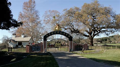 Michael Jackson’s Neverland Ranch sold to billionaire – CBS17.com