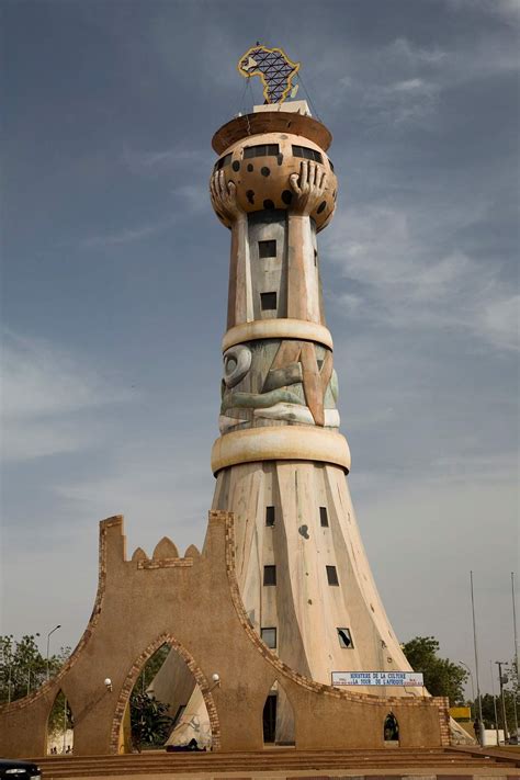 Mali Monument