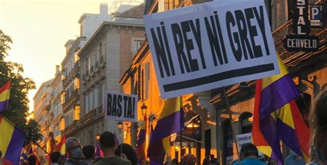 Cientos de personas se manifiestan contra la corrupta Monarquía en el ...