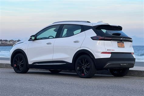 2023 Chevrolet Bolt EUV Review and Test Drive | Capital One Auto Navigator