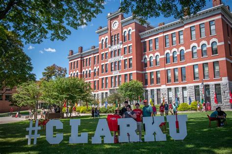 Clark University : Admission, Ranking, Acceptance Rate, Courses & Fees