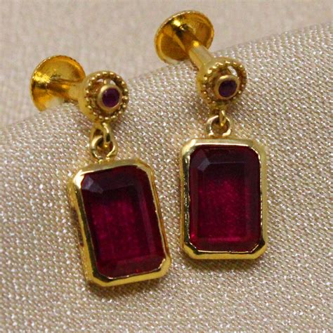 Buy Stone Hanging Stud in India | Chungath Jewellery Online- Rs. 47,600.00