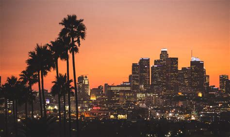 Download Stunning Los Angeles Skyline | Wallpapers.com