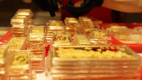 Amid global uncertainties, gold jumps over ₹6,000 and silver rises ...