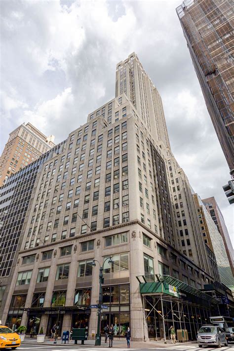 521 Fifth Avenue - Savanna