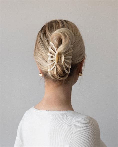 Busy Mornings Made Beautiful With These 35 Quick And Easy Hair Ideas