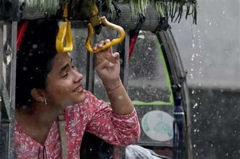 Wet, windy weekend likely; mercury may not rise much