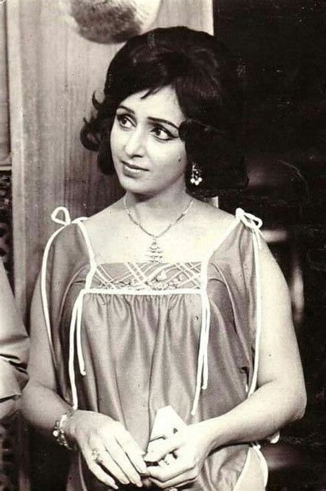 Vimy's body was taken to the crematorium in a lorry | વિમીના મૃતદેહને ...