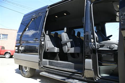 12 Passenger Vans for Rent 的图像结果