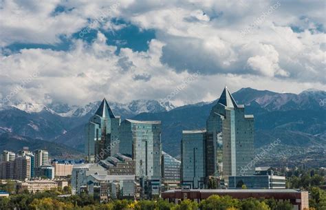 Skyline de Almaty — Photo éditoriale par ©brokenrecords - #54046027