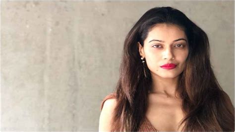 Payal Rohatgi gets into legal trouble yet again with her abusive tweets ...