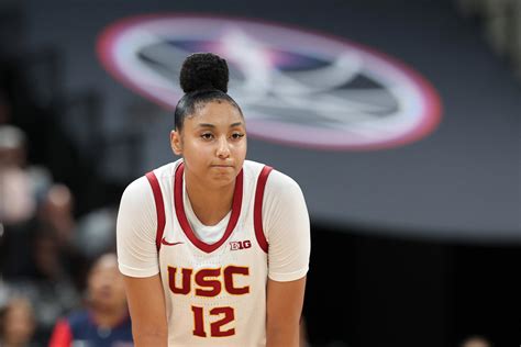 Why JuJu Watkins' mom still makes her signature bun for every game
