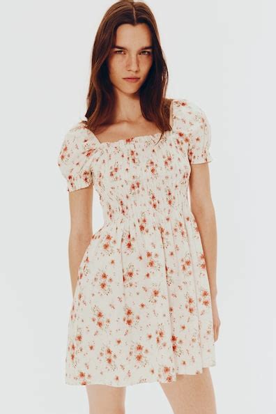 Smocked poplin dress - White/Red floral - Ladies | H&M IN