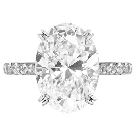 GIA Certified 2 Carat Oval Diamond Ring For Sale at 1stDibs