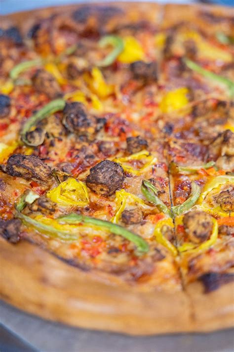 Meek's Vegan Pizza - Houston Texas Restaurant - HappyCow