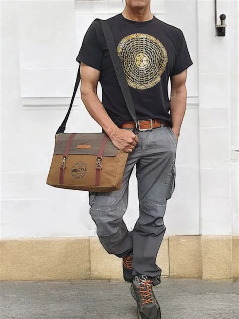 The House Of Tara Brown Unisex Laptop Messenger Bag | Canvas Zipper ...