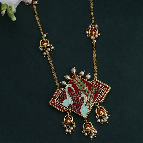 Tahira Glorious Red Peacock Necklace – VOYLLA