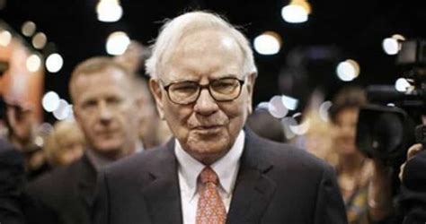 Warren Buffett will auction off the world's most expensive lunch to ...