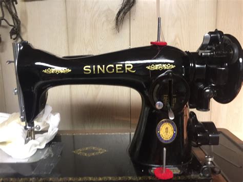 Vintage Singer Sewing Machine (1950's??) | Collectors Weekly
