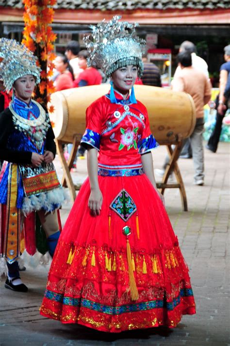 【桂林旅游看的歌舞表演，欣赏一下少数民族服饰摄影图片】人像摄影_cherryread_太平洋电脑网摄影部落