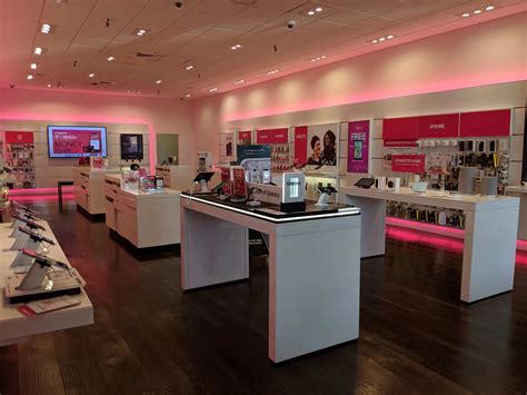 T-Mobile Kamehameha Shopping Center | Honolulu, HI