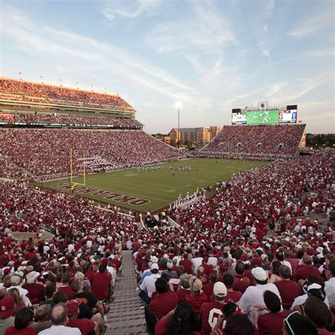Oklahoma Sooners Football Stadium Oklahoma: Sooners' Giant Screen - capacity of oklahoma football stadium