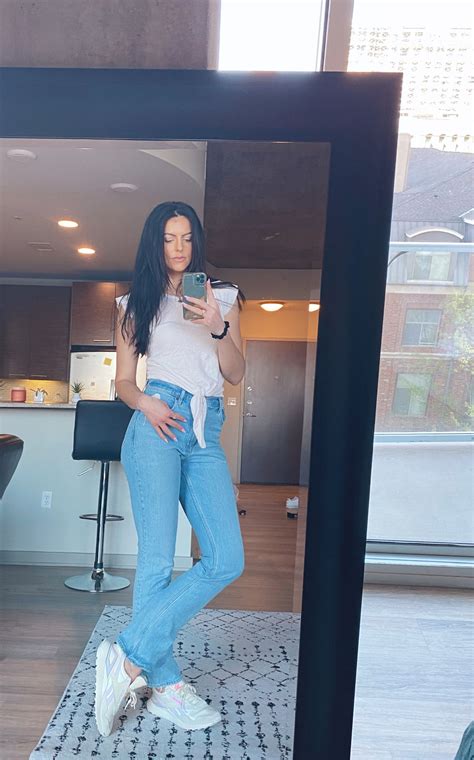 Four Size Inclusive Tall Girl Jeans That Are Perfect For Fall 2022