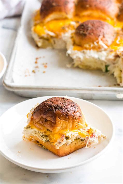 Easy Crack Chicken Sliders (on Hawaiian Rolls) | Busy Day Dinners