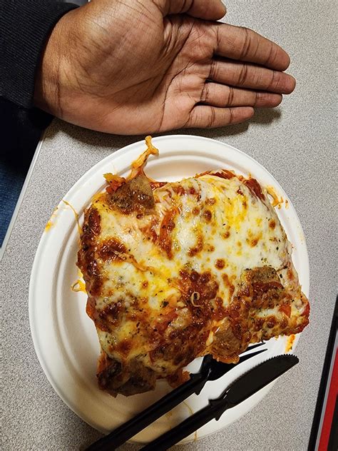 Huge slice of Detroit style pizza. 1000 calories? : r/caloriecount