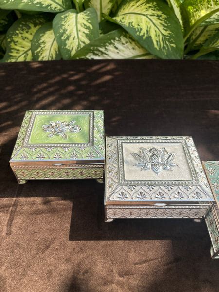 Enamel Jewellery Box – Barn 14