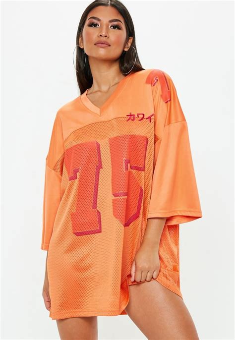 oversized football jersey outfit