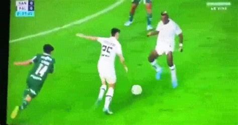 ¡Vaya GIF! / No me gustaría tenerlo como compañero de equipo