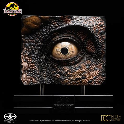 T-Rex Eye Reproduction JURASSIC PARK SCREEN-USED SWS BY ECC - Figuristi ...