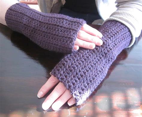15 Cozy Crocheted Fingerless Mitten Patterns