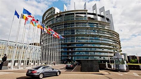 欧洲议会通过涉疆决议，中国驻欧盟使团发言人：停止政治操弄_凤凰网
