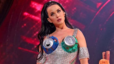 Katy Perry's Mid-Live performance Eye Twitch Has the Web Speaking ...