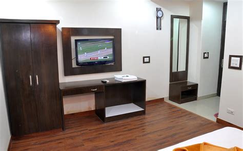 HOTEL MEM INTERNATIONAL (New Delhi) - Hotel Reviews & Photos - Tripadvisor