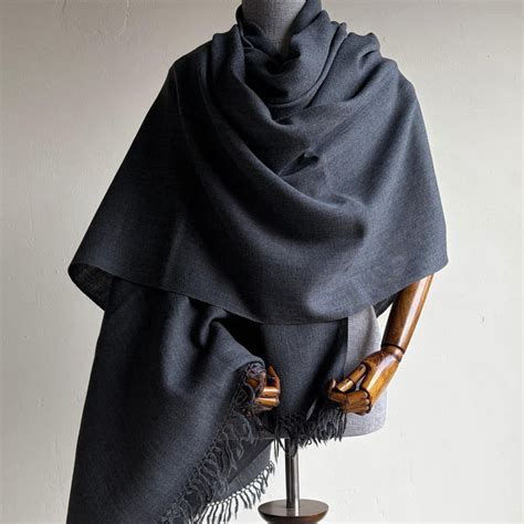 Hand Woven Pure Merino Wool Men’s Kullu Shawl(loi) - Charcoal grey ...